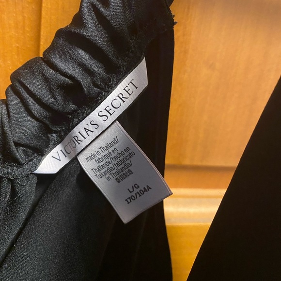 Victoria Secret black satin tie back romper sleepwear size Lg - Picture 3 of 3